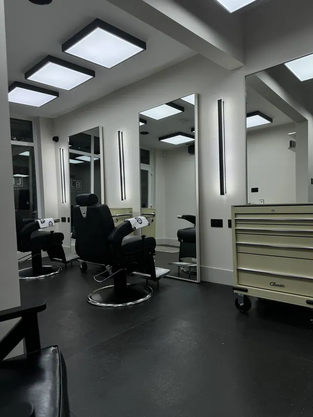 A chair and trolley at Lincoln's Barbers